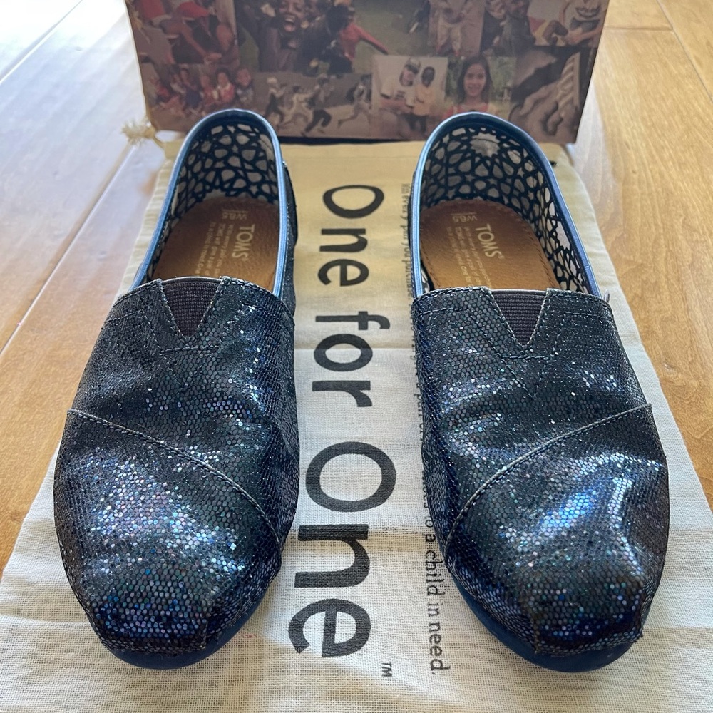 Women’s Royal Blue Glitter Toms size 6.5